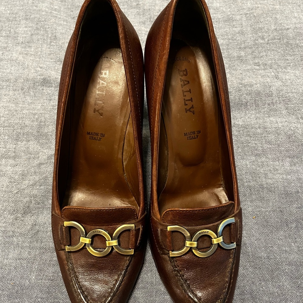 Bally Women's Brown Leather Heels with Gold Detail  “authentic”